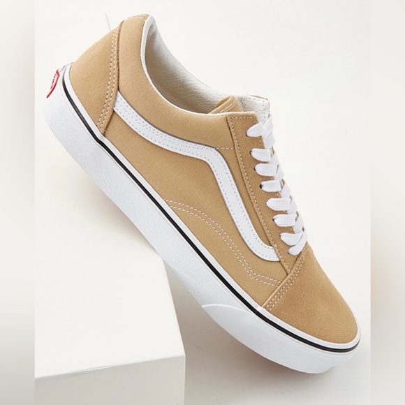⭐️HOST PICK⭐️ NWT Vans beige Old Skool shoes - Women 10.5/Men 9 - Picture 1 of 11
